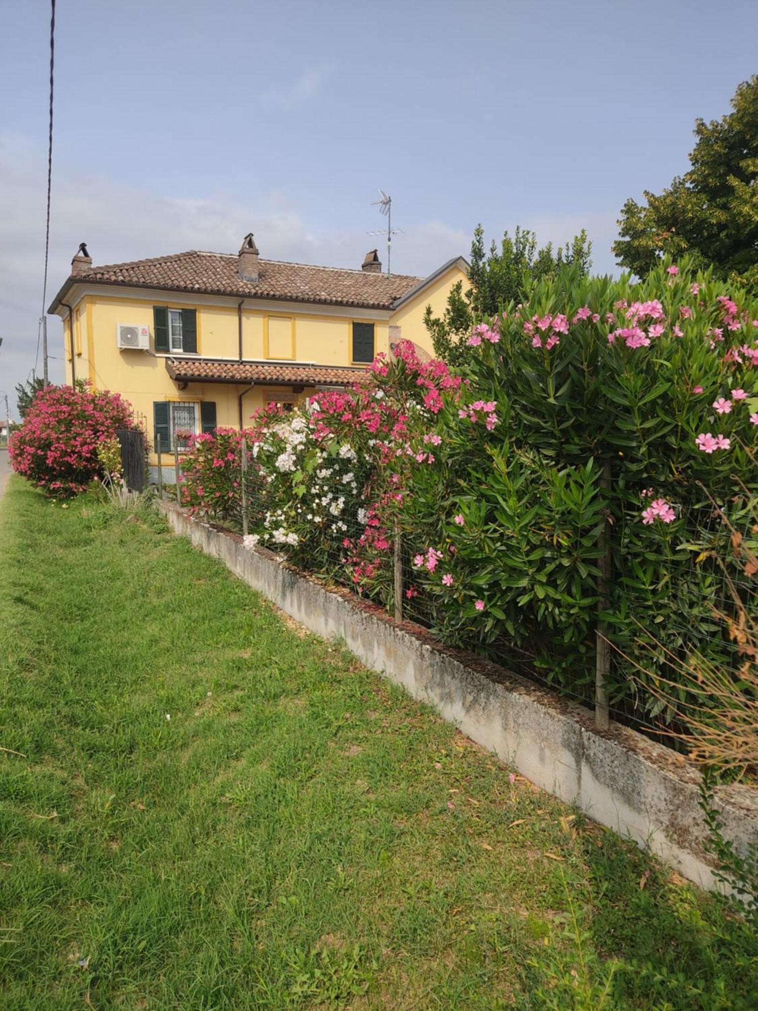 Cascina Angelina Villa Casteggio Exteriör bild